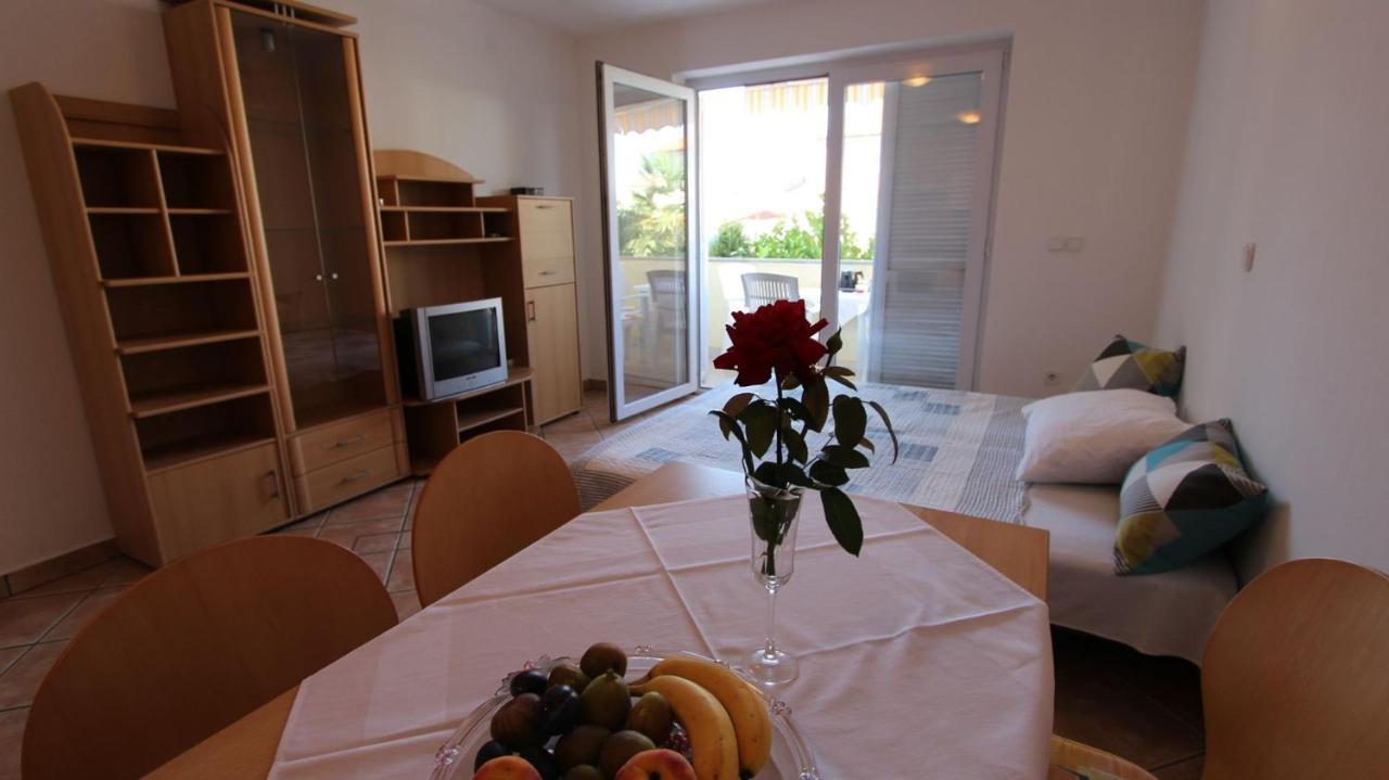 Apartments Grahovac Malinska Eksteriør bilde