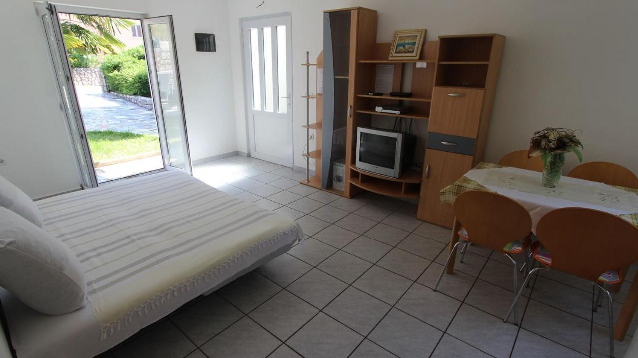 Apartments Grahovac Malinska Eksteriør bilde