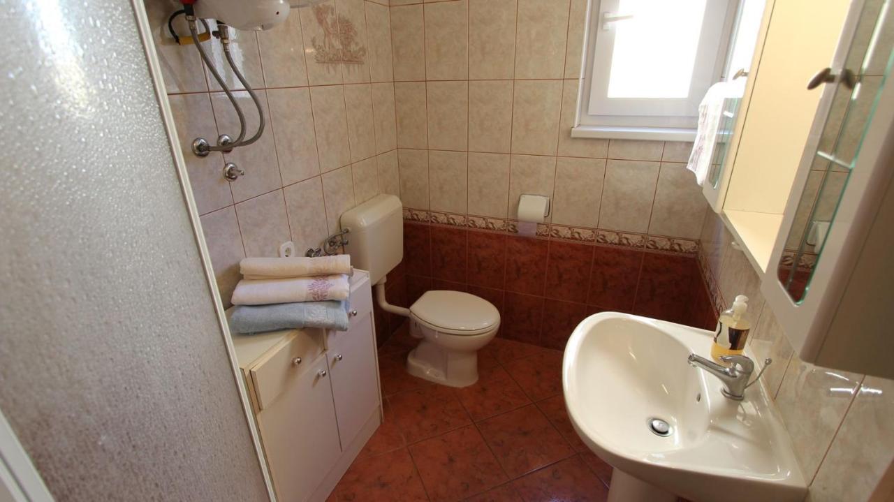 Apartments Grahovac Malinska Eksteriør bilde