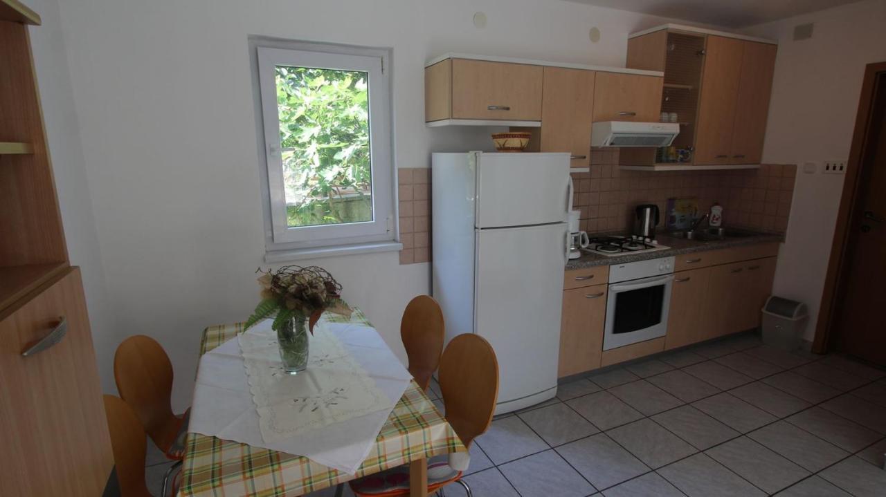 Apartments Grahovac Malinska Eksteriør bilde
